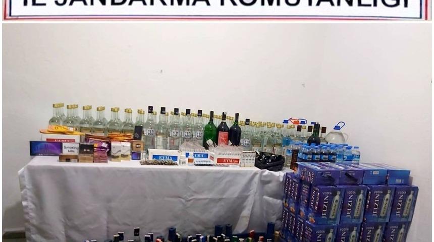 Jandarmadan ka&ccedil;ak sigara ve alkol operasyonu