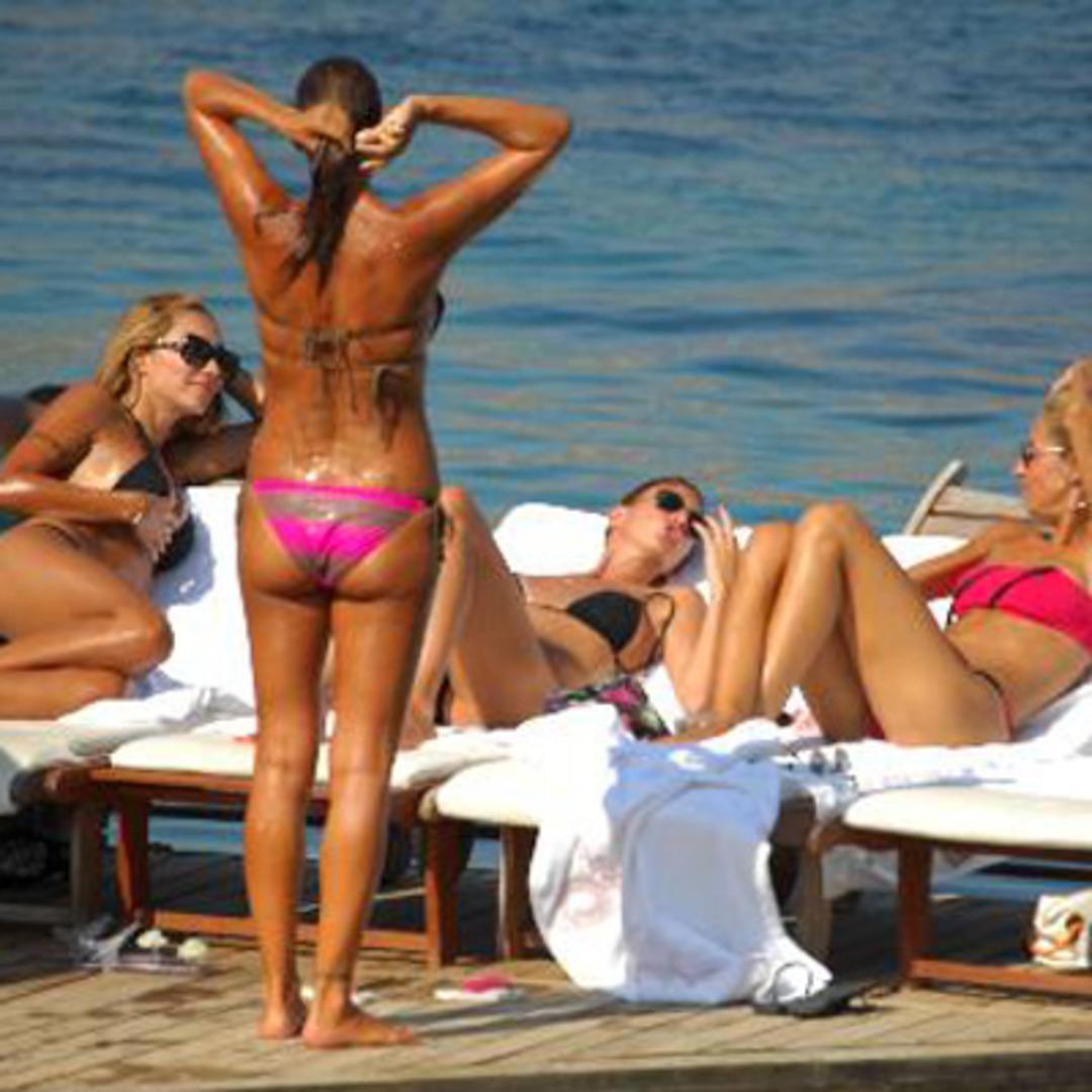 &Uuml;nl&uuml;ler plajda g&ouml;r&uuml;nt&uuml;lendi