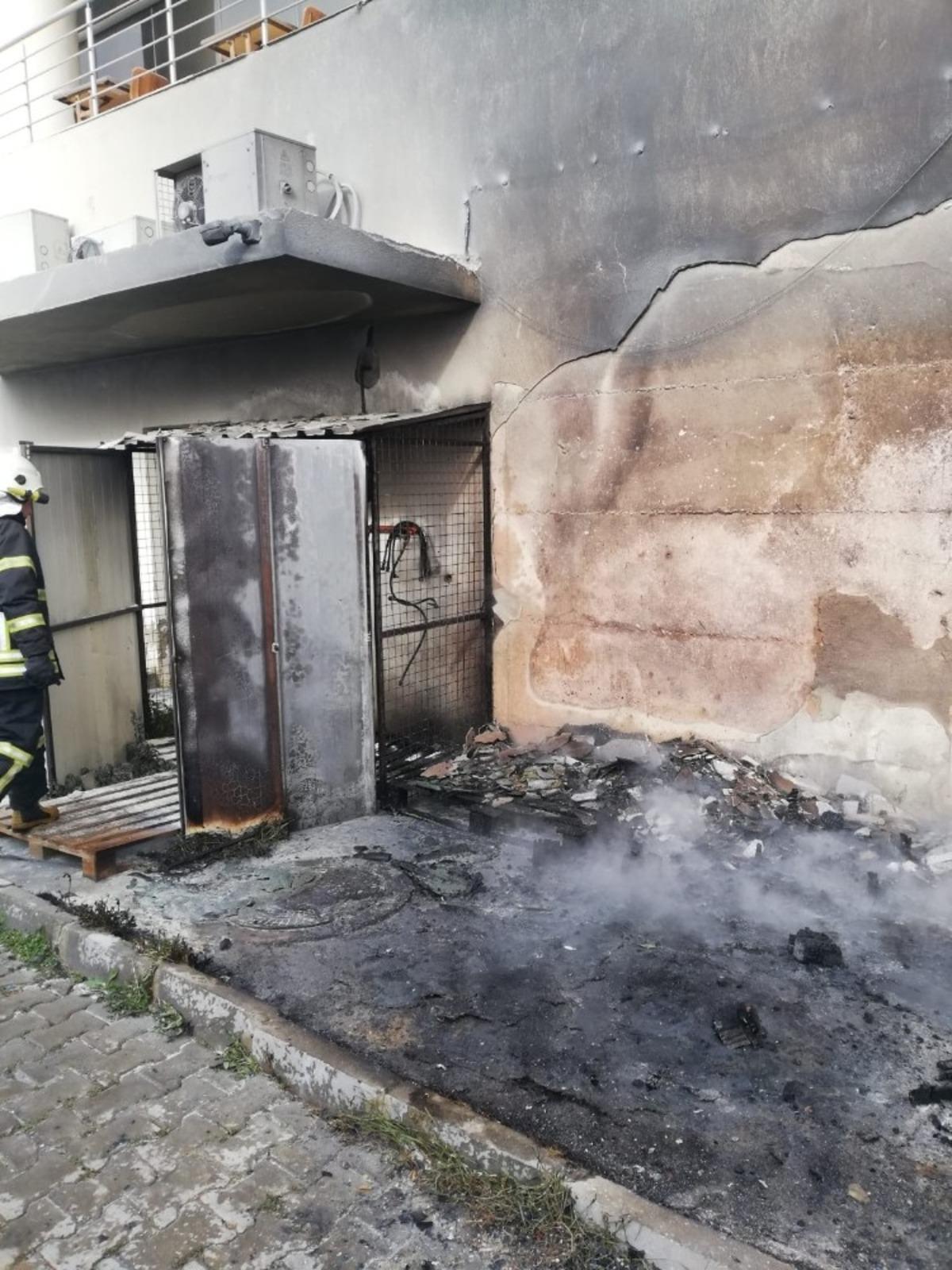 Kuşadası&rsquo;nda kız &ouml;ğrenci yurdunda &ccedil;ıkan yangın korkuttu