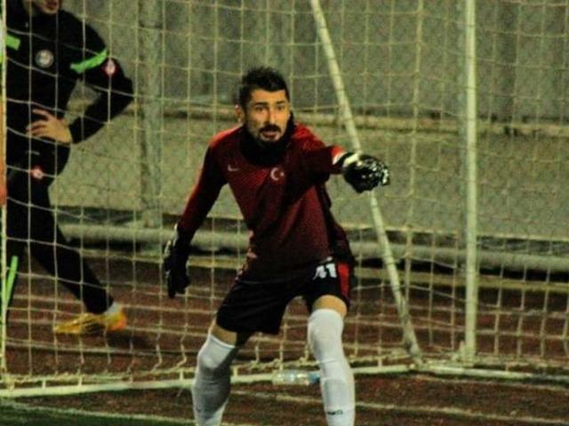 Taraftarlar kaleciyi hastanelik etti