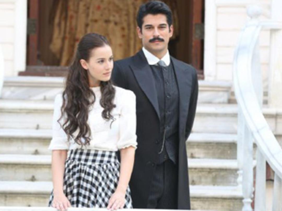 &Ccedil;ekim arasında ders &ccedil;alışıyor