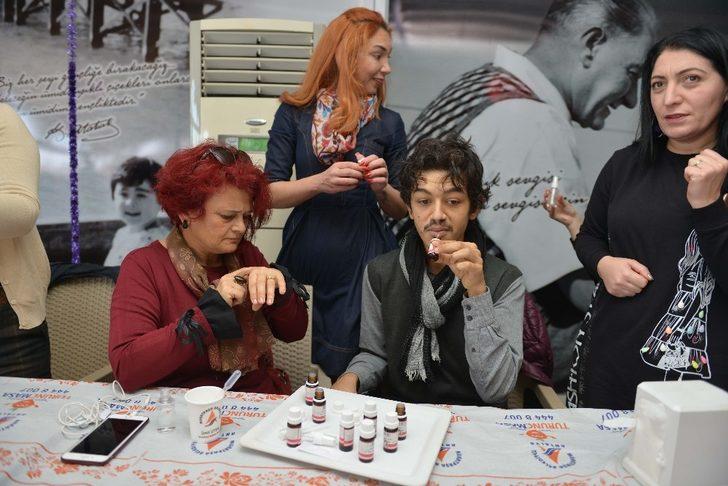 Özel çocuklar kendi parfümlerini yaptı G3