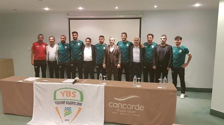 Yeşilyurt Belediyespor’dan yeni transferlere toplu imza