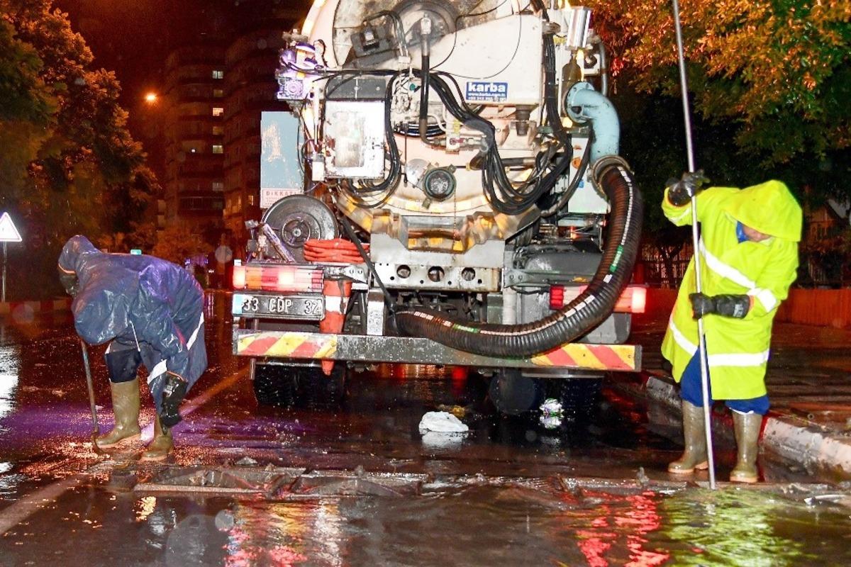 Mersin B&uuml;y&uuml;kşehir Belediyesi, &lsquo;kırmızı kod&rsquo; uyarısıyla alarma ge&ccedil;ti