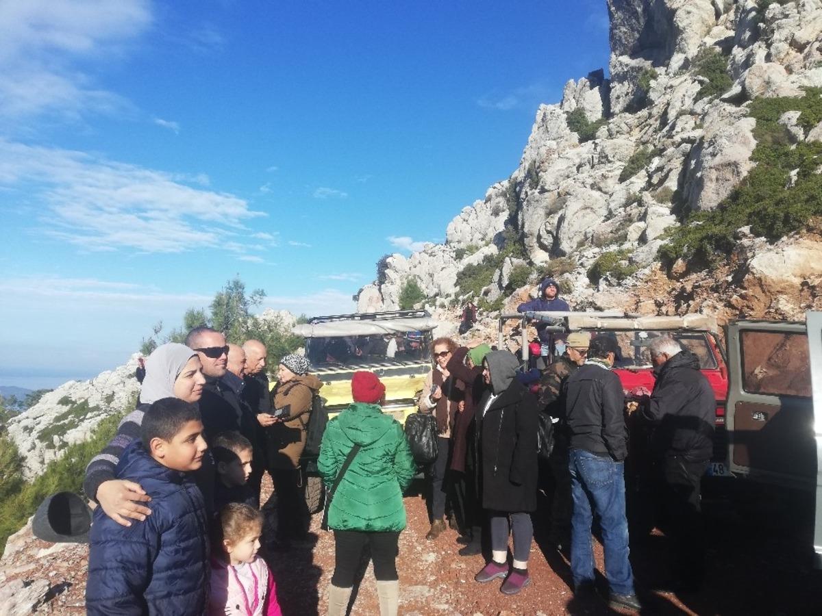 Arap turistler Marmaris&rsquo;in dağlarını gezdiler