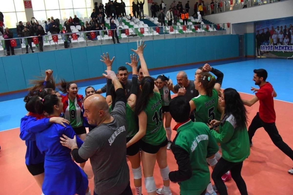 Filede Manisa derbisini Salihli kazandı