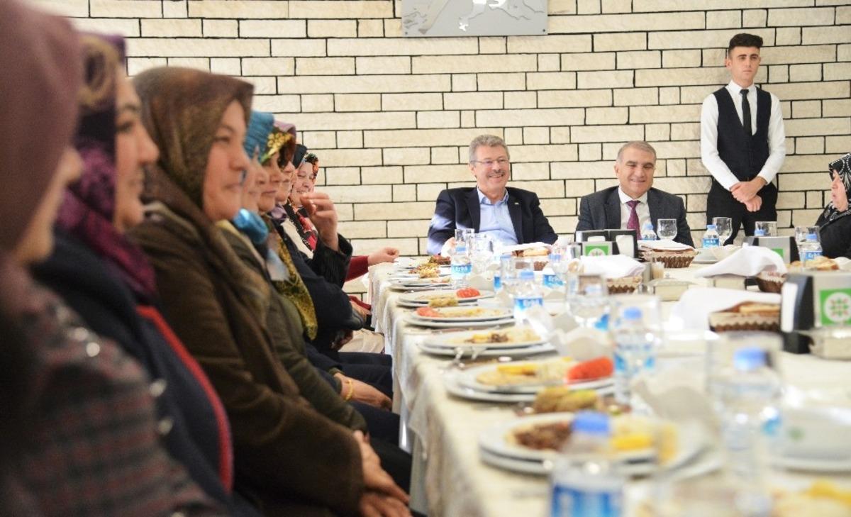 Kadın &ccedil;ift&ccedil;iler Kayseri Şeker&rsquo;de