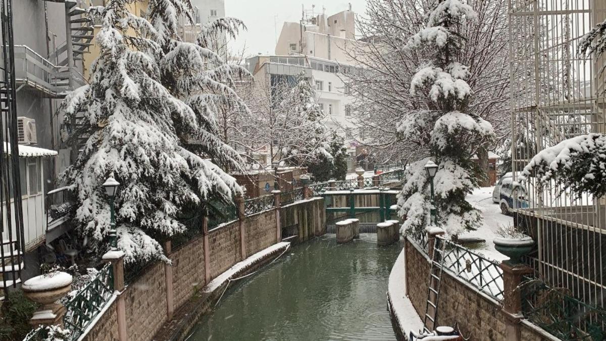 Eskişehir beyaz &ouml;rt&uuml; ile uyandı