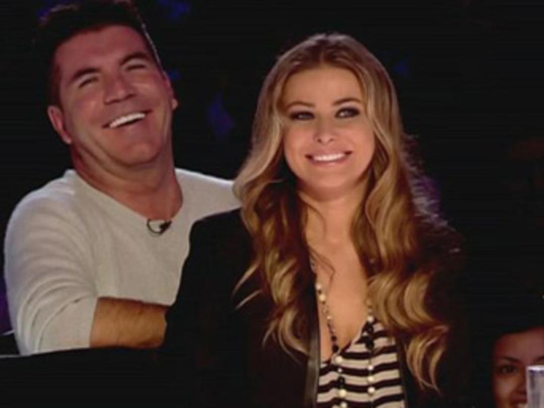 Aldatan sevgilisini evinde bastı