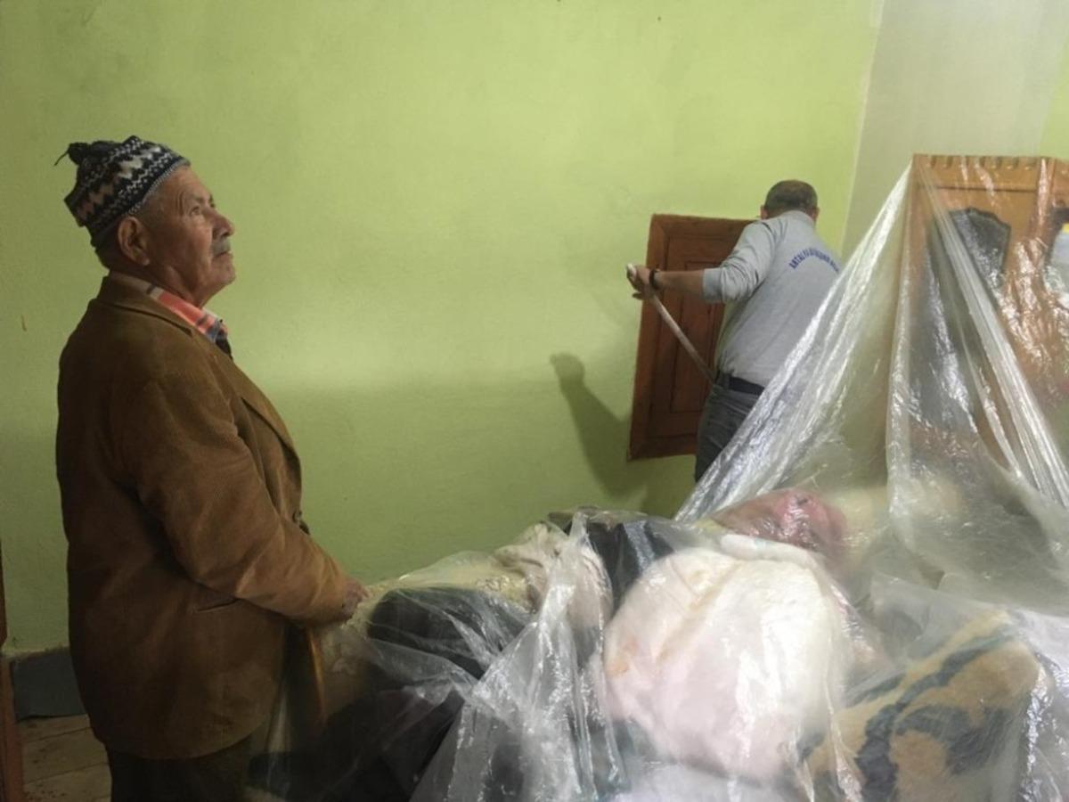 İbradı ve Akseki&rsquo;de 10 yaşlı bireyin evine bakım yapıldı