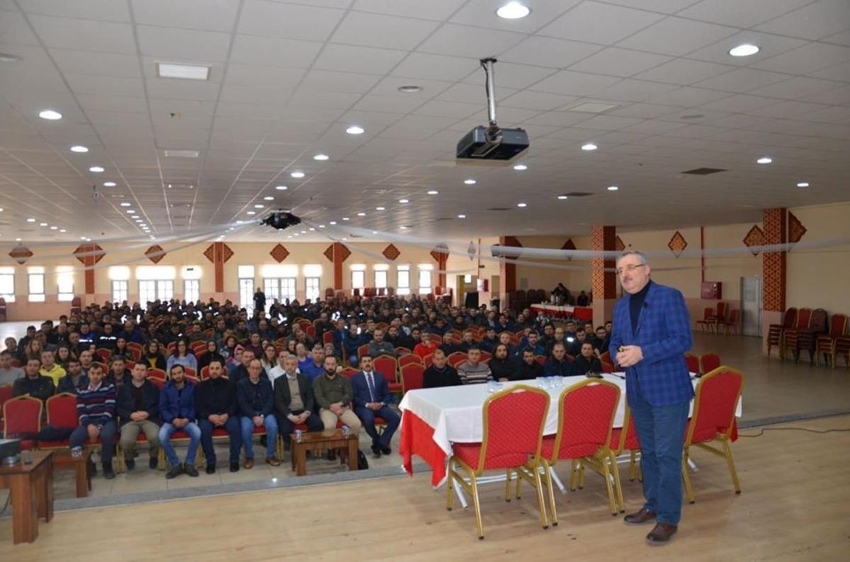 Belediye personeline hizmet i&ccedil;i eğitim semineri