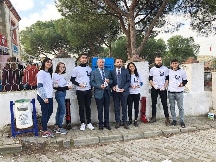 Burhaniye’de Üniversiteliler hayvan sevgisi aşılıyor G3