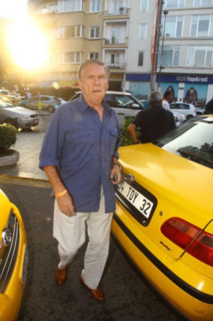 Erol Aksoy taksiciyle pazarlık yaptı G2