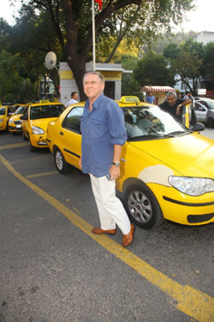 Erol Aksoy taksiciyle pazarlık yaptı G5