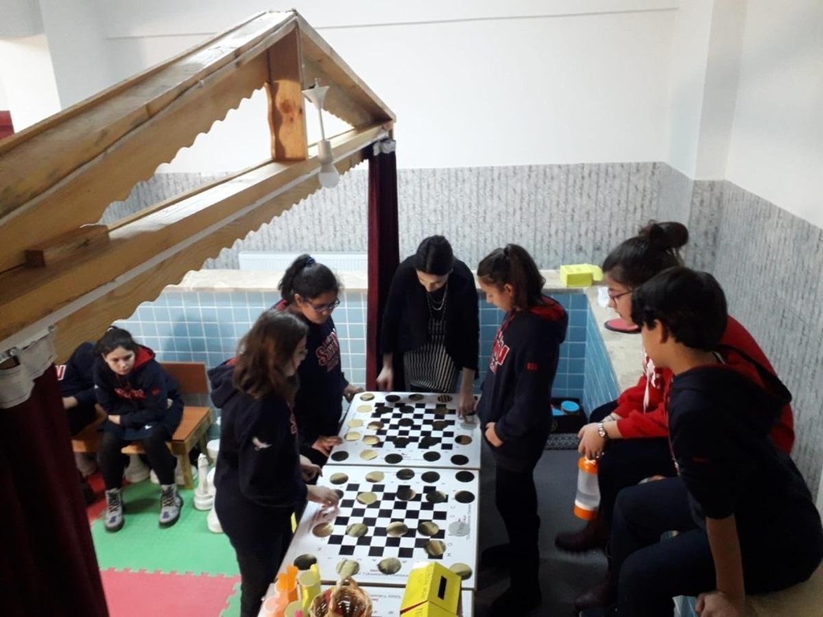 Kendi oyunları kendileri tasarladılar