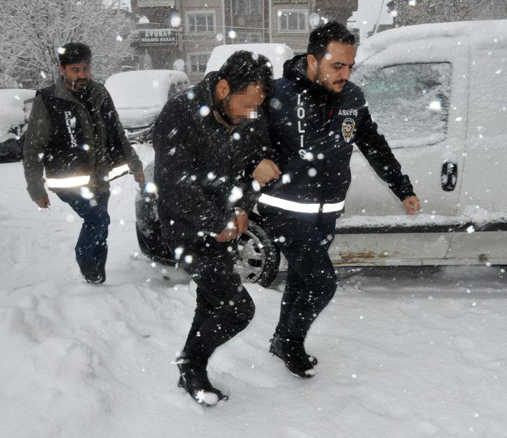 Afyonkarahisar'da çuvalın içinde çürümüş ceset bulundu! G4