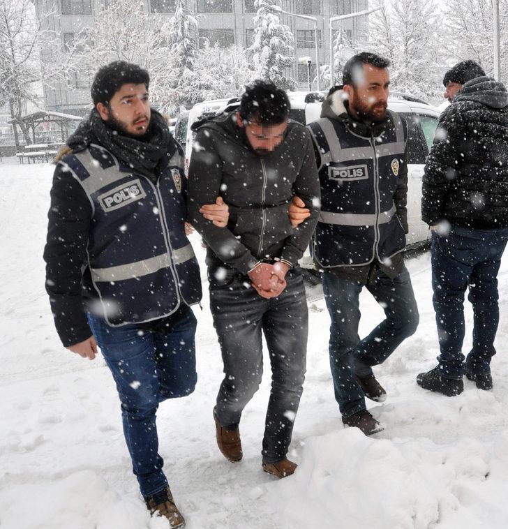 Afyonkarahisar'da çuvalın içinde çürümüş ceset bulundu! G5