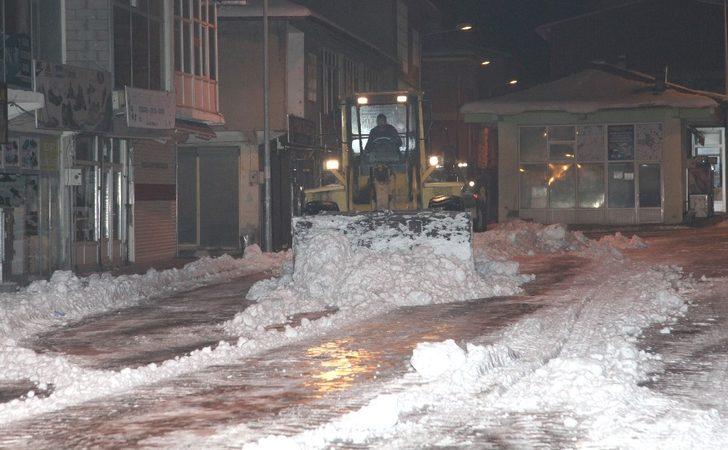 Ahlat Belediyesinden karla mücadele çalışması G5