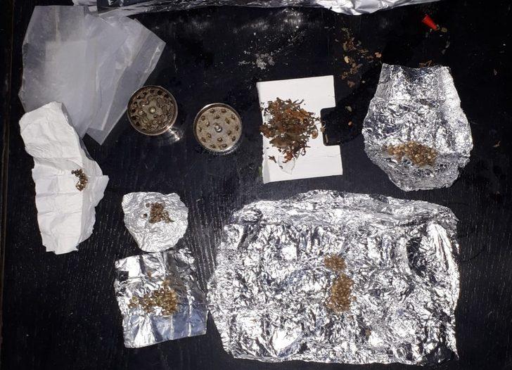 Polisten uyuşturucu operasyonu: 6 kişi yakalandı G1