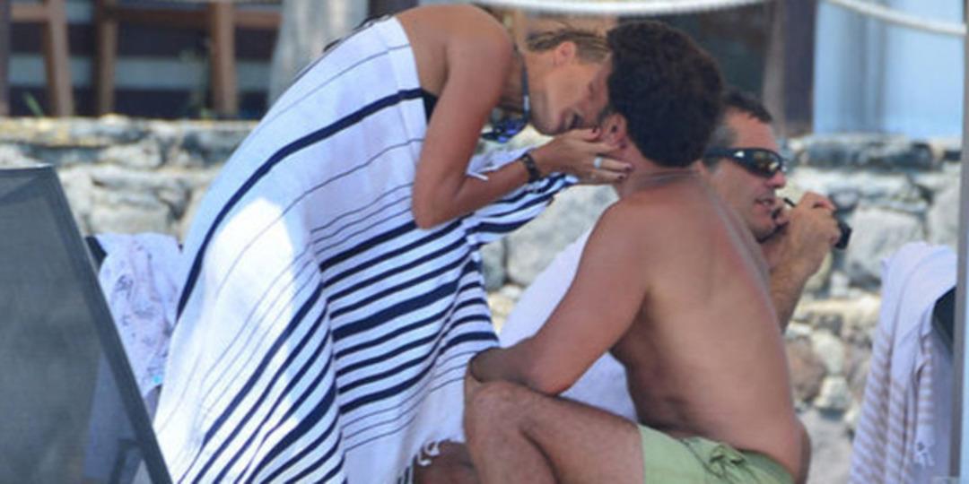 Bade İş&ccedil;il &ouml;pmeye doyamadı