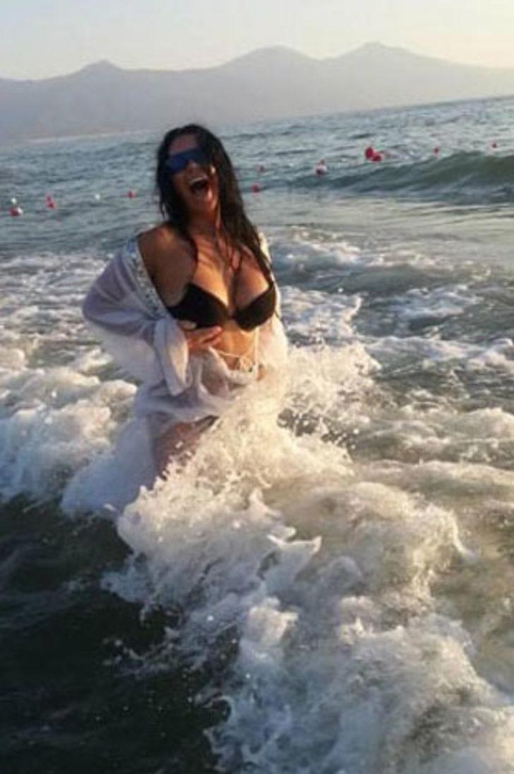 Genç kızlara taş çıkarttı G4