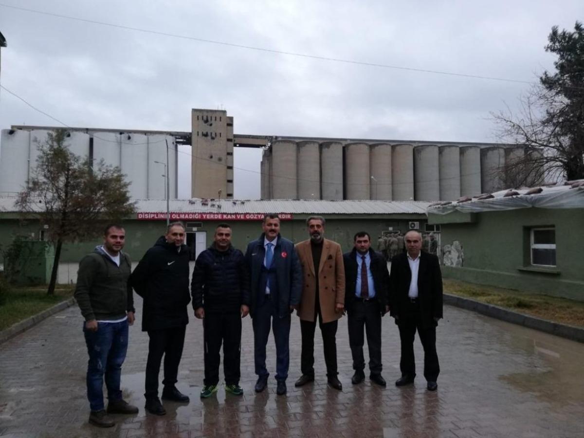 Şehit yakınlarından sınır karakolundaki askerlere moral ziyareti