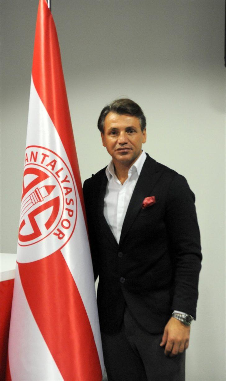 Antalyaspor'da Tamer Tuna dönemi resmen başladı G3