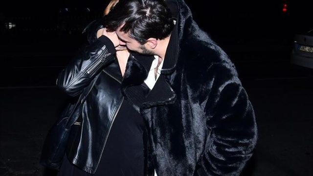 İzel erkek arkadaşıyla sokak ortasında dans etti!