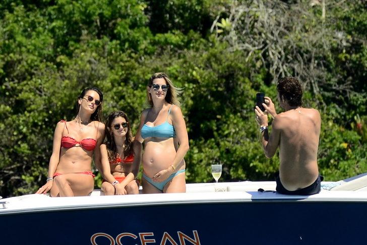 Alessandra Ambrosio tatilin tadını çıkarıyor! G2