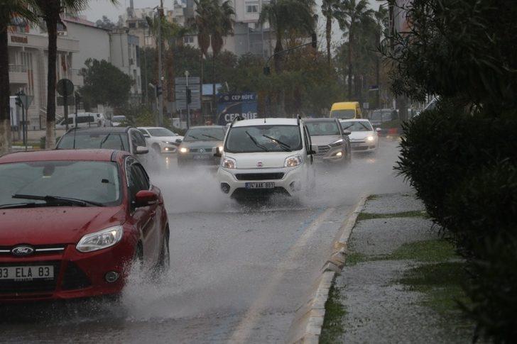 Toroslar Belediyesi, olası su baskınlarına karşı kriz masası oluşturdu G3