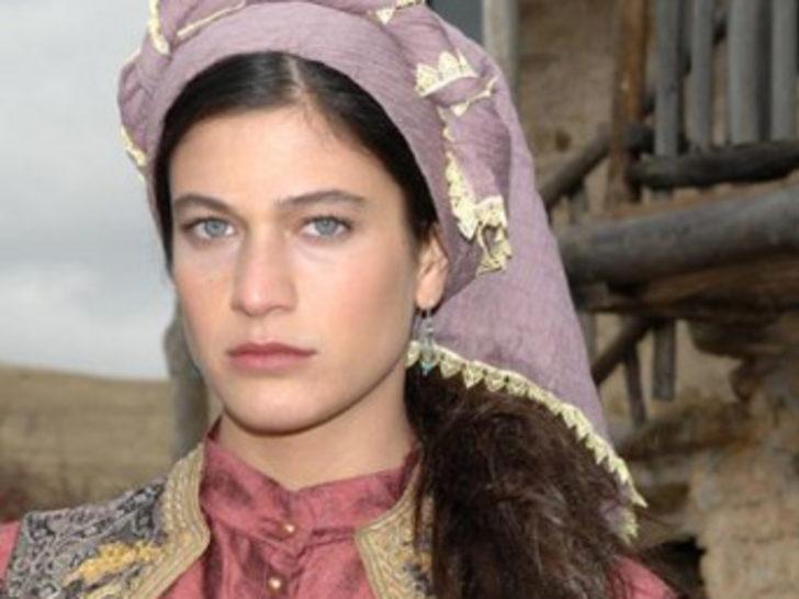 Berrak Tüzünataç 'Lady' teklifini reddetti G2