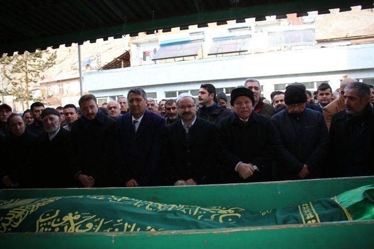 AK Parti eski Milletvekili Deligöz’ün baba acısı G1