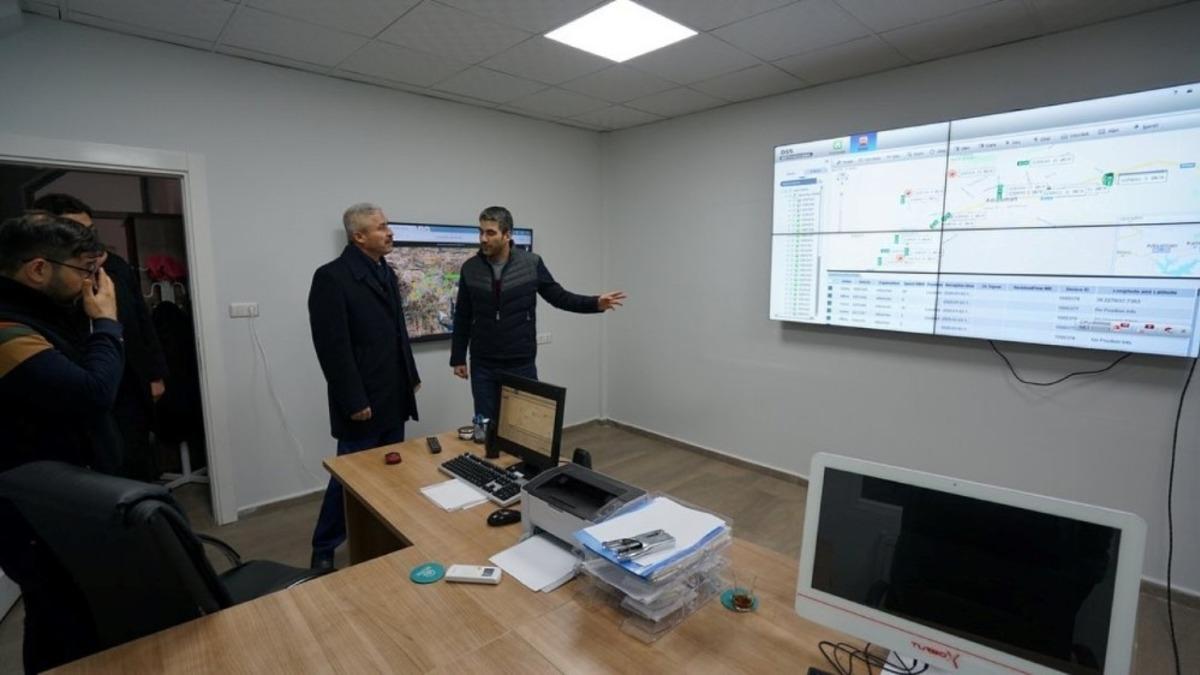 Emniyet M&uuml;d&uuml;r&uuml; Erg&uuml;der, otob&uuml;s izlem merkezini gezdi