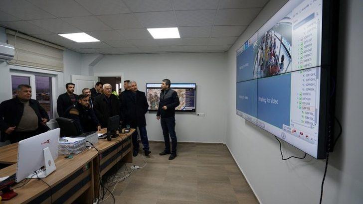 Emniyet Müdürü Ergüder, otobüs izlem merkezini gezdi G2