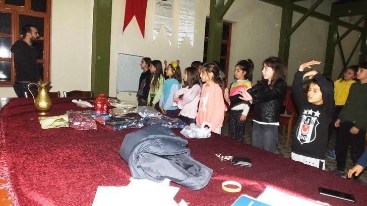 Burhaniye’de geleceğin tiyatrocuları yetişiyor G3