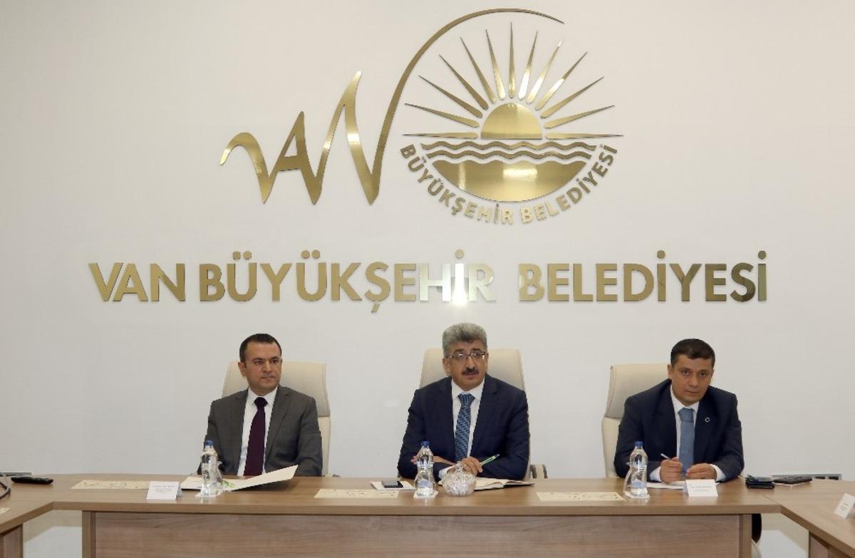 Van&rsquo;da &lsquo;beton yollar&rsquo; konulu seminer