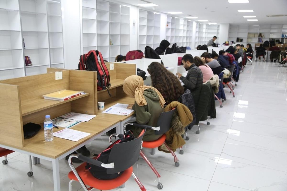 Haliliye eğitime destek olmaya devam ediyor