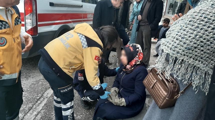 Yayaya &ccedil;arpmamak i&ccedil;in motosikleti devirdi: 1 yaralı