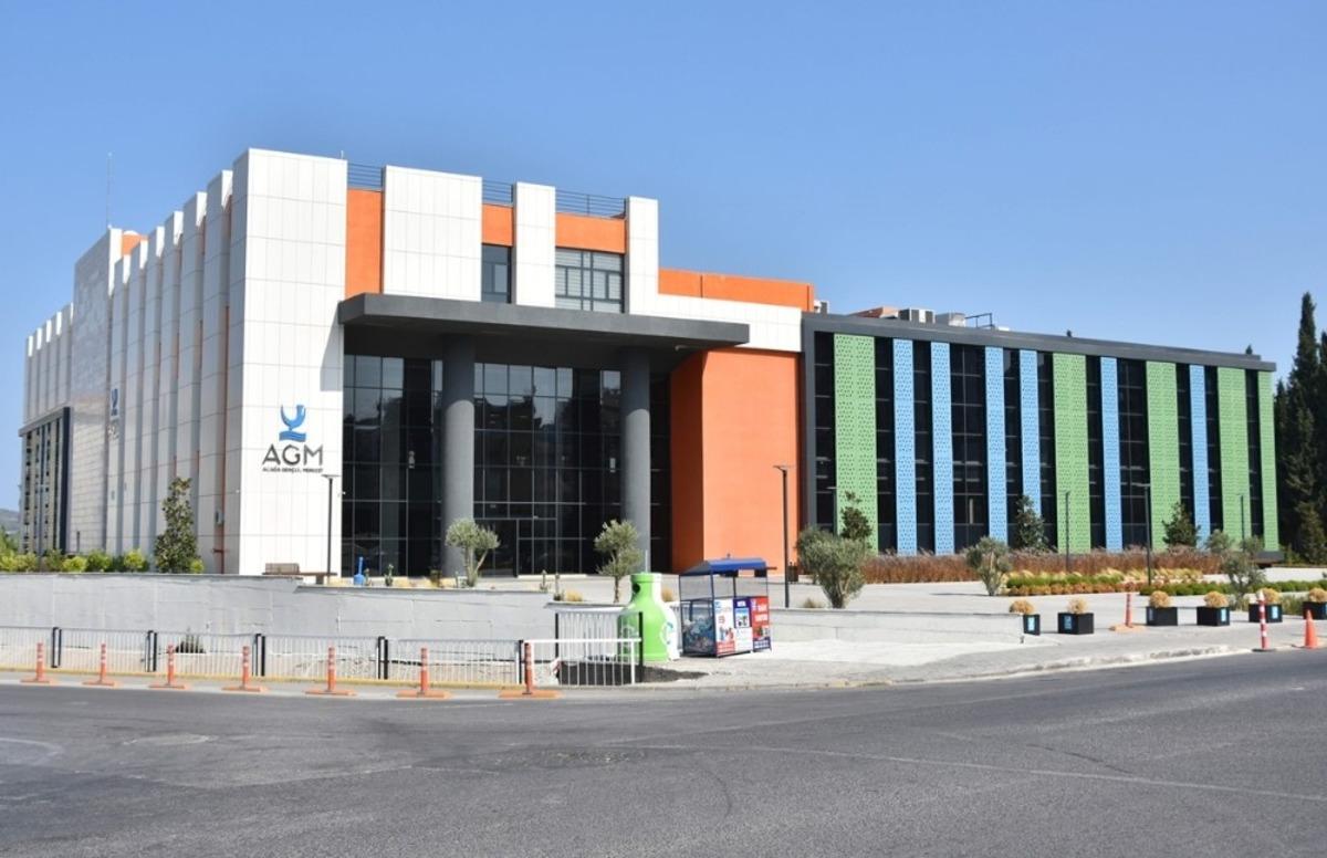 Nadir Nadi K&uuml;t&uuml;phanesinde kitap sayısı 18 bini aştı