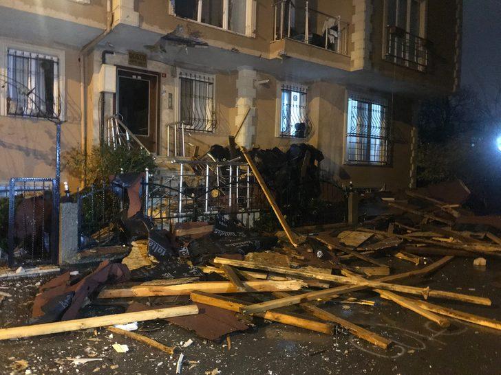 Çekmeköy'de faciadan dönüldü! Uçan çatı binanın içine girdi G4