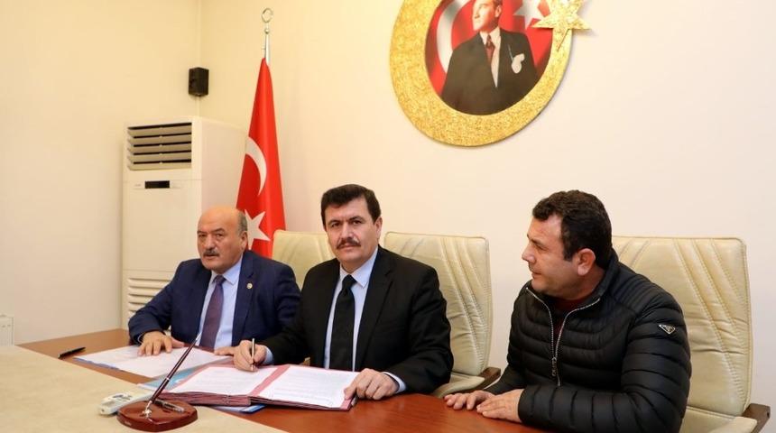 Erzincan&rsquo;da 50 &ccedil;ift&ccedil;iye y&uuml;zde 75 hibeli sera projesi i&ccedil;in imzalar atıldı