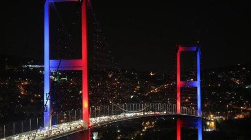 &Ccedil;ift katlı otob&uuml;slere fırtına engeli