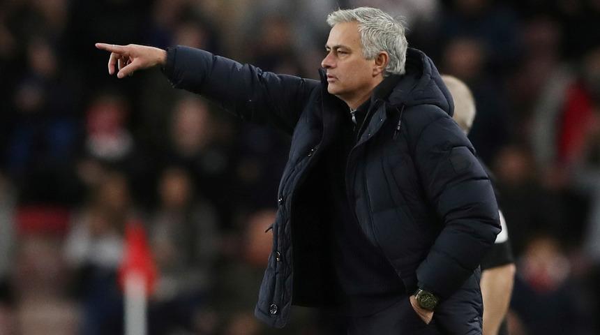 Mourinho, Fenerbahçe'nin eski yıldızının peşinde!