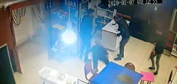 Kahvehanede dehşet anları! Saldırganı zor zaptettiler! G5