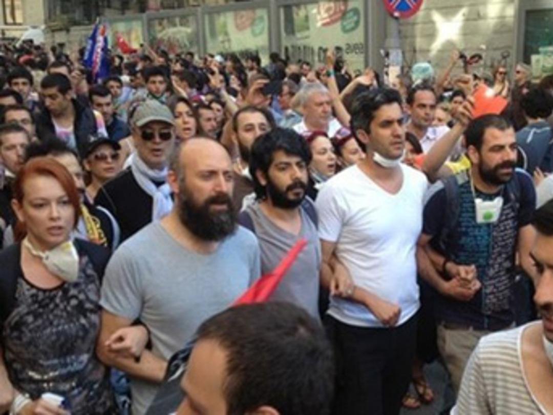 Dizi oyuncularını h&uuml;k&uuml;met mi se&ccedil;iyor?