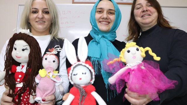 Marifetli eller ile organik oyuncak bebek üretiyor