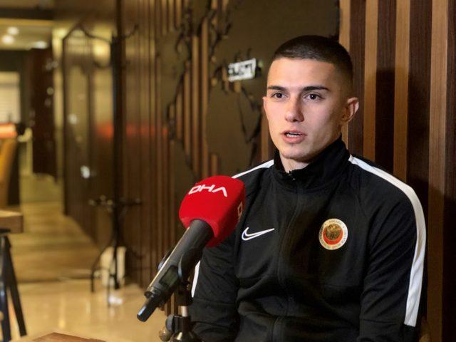 (ÖZEL) Gençlerbirliği futbolcusu Berat Özdemir: Hamza Hoca ile üstün bir performans sergiledik