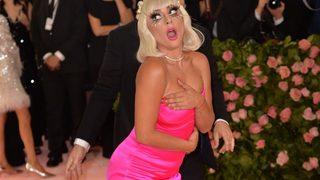 Lady Gaga travma günlerini ağlayarak anlattı