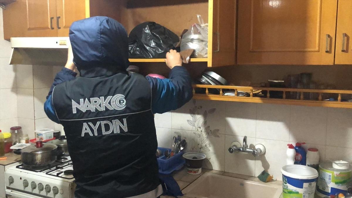 Uyuşturucu kullanımını &ouml;zendiren paylaşım yapanlara operasyon