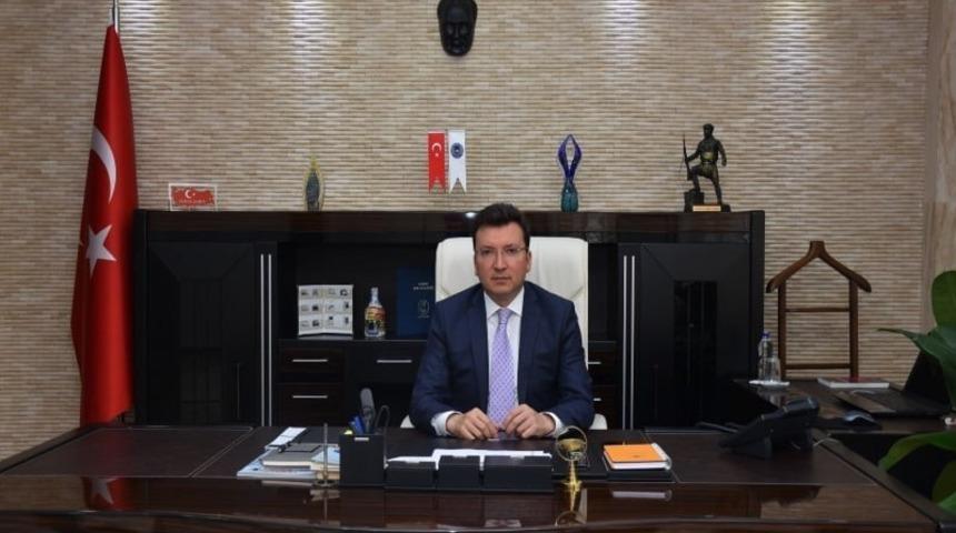 Efeler&rsquo;de ihtiya&ccedil; sahibi aileler ve &ouml;ğrencilere 3 milyon TL yardım yapıldı